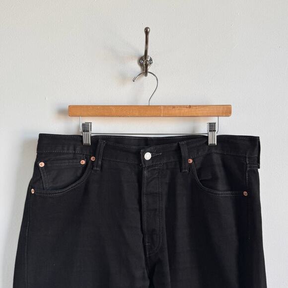 Levi's 501 Straight Leg Men's Jeans with Button Fly - Picture 2 of 10